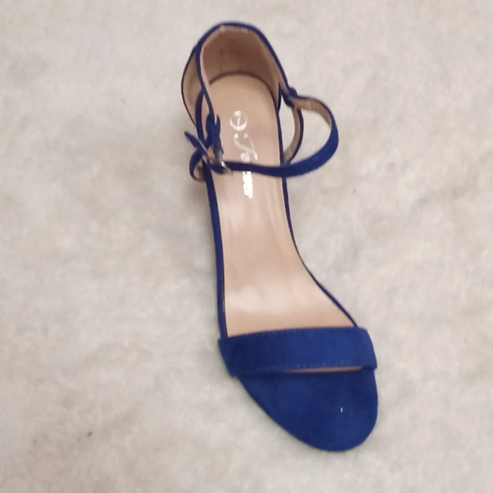 blue high heel shoe - Picture 4 of 5